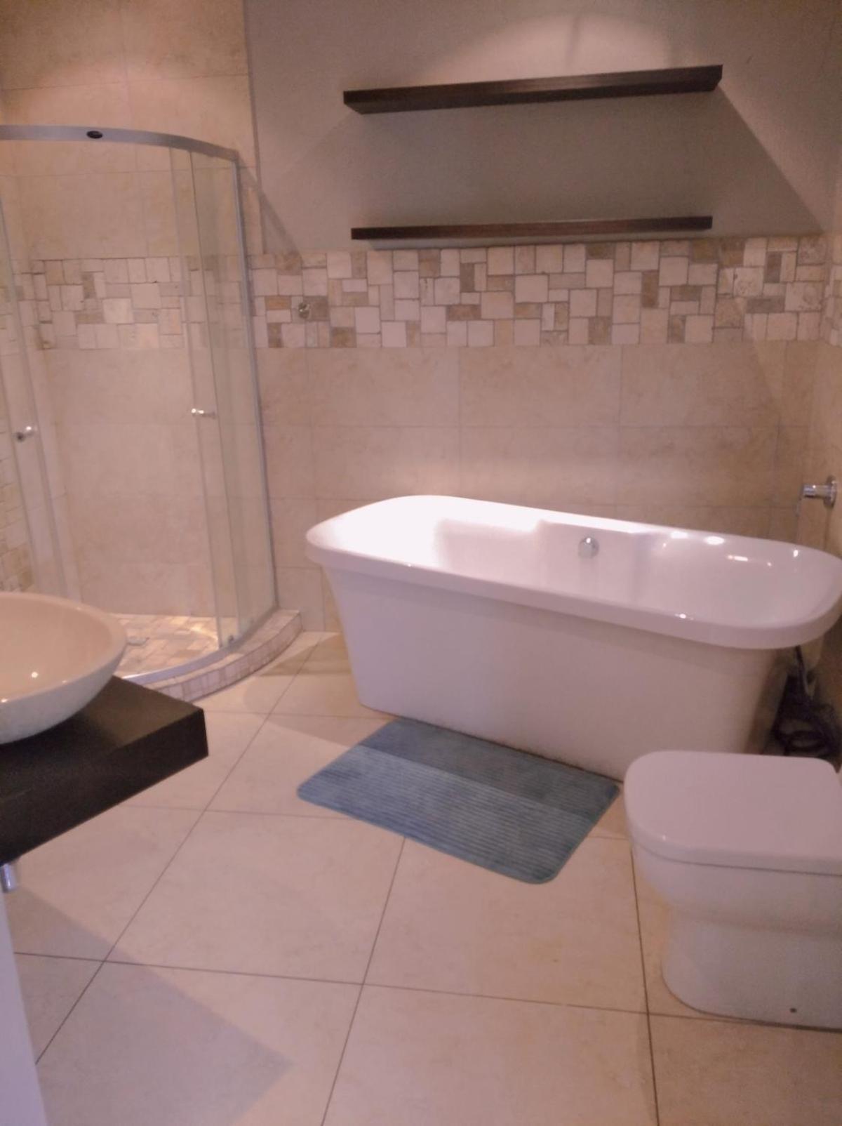Pecanwood Relaxing Villa 5 Bedroom With Pool Hartbeespoort Exterior photo